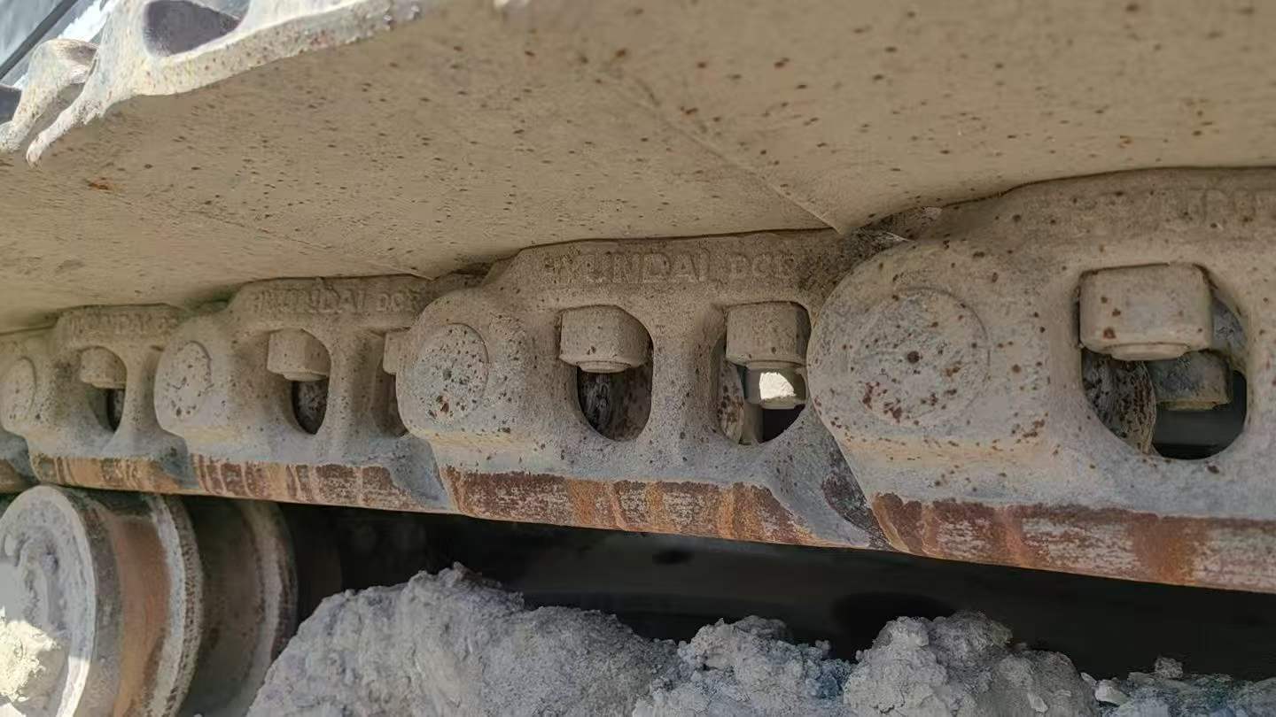 Buy Hyundai R385LVS Used Excavator / 6