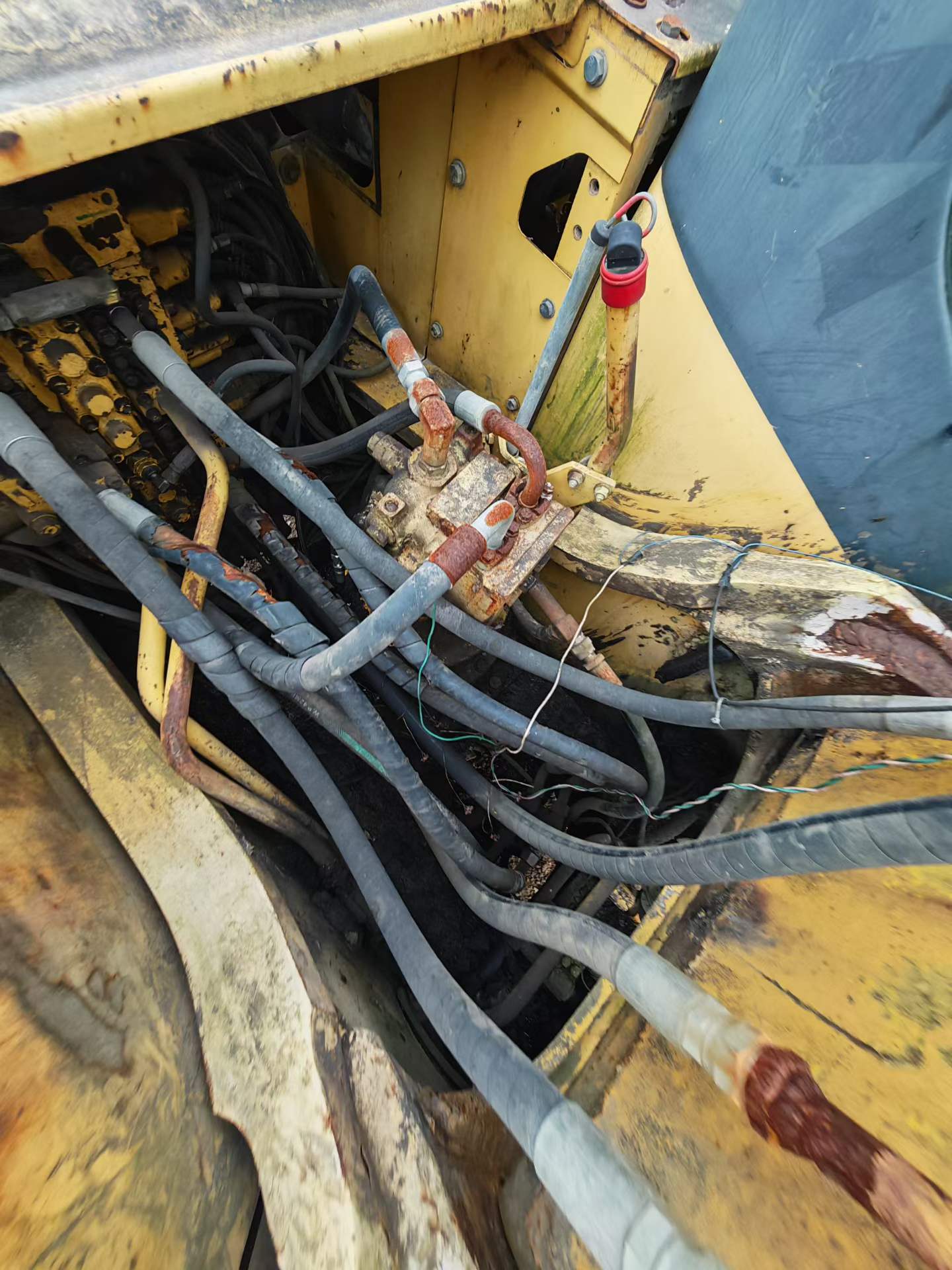 Buy Komatsu PC270-7 Used Excavator / 3