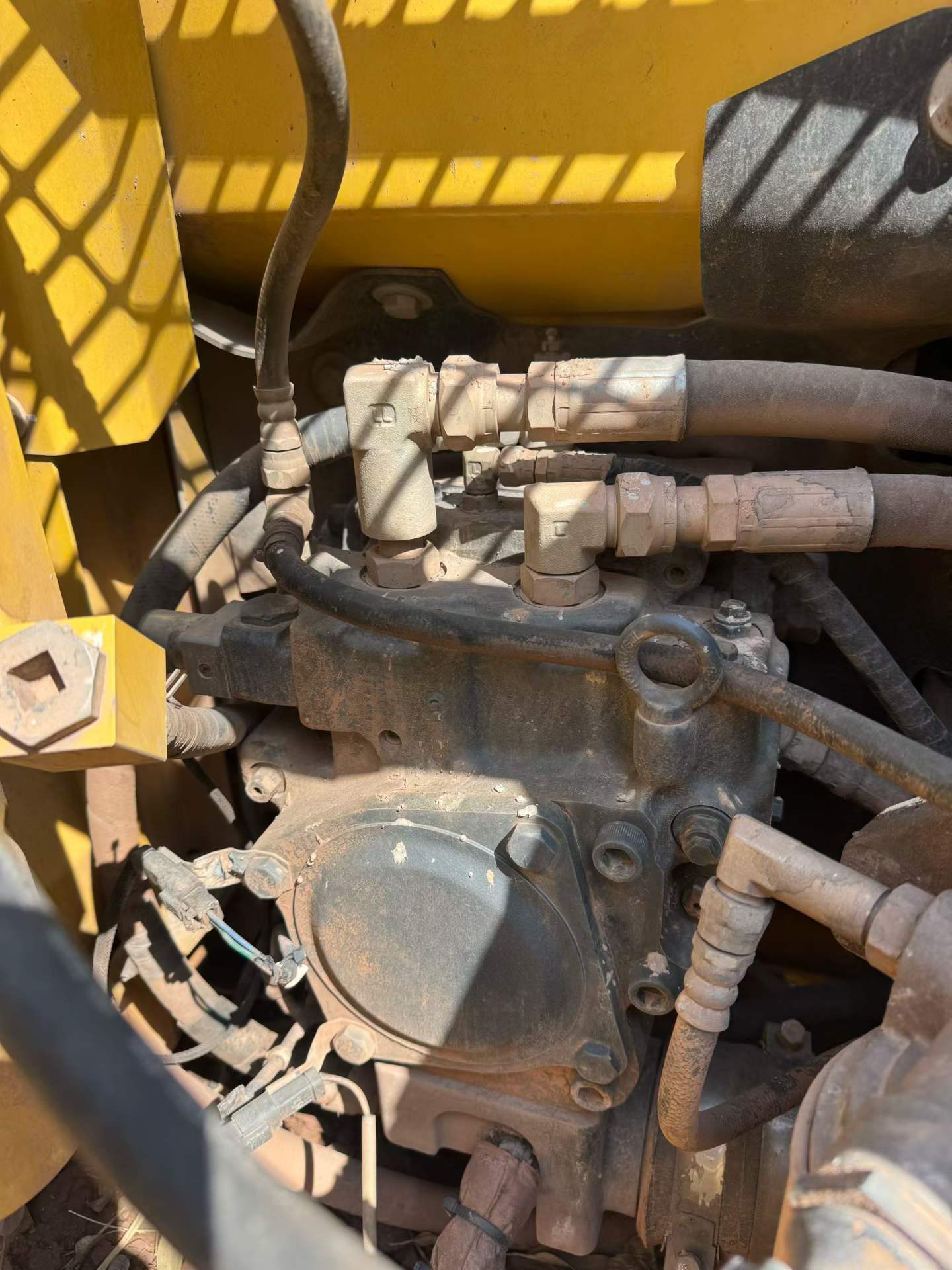 Buy Komatsu PC130 Used Excavator / 6