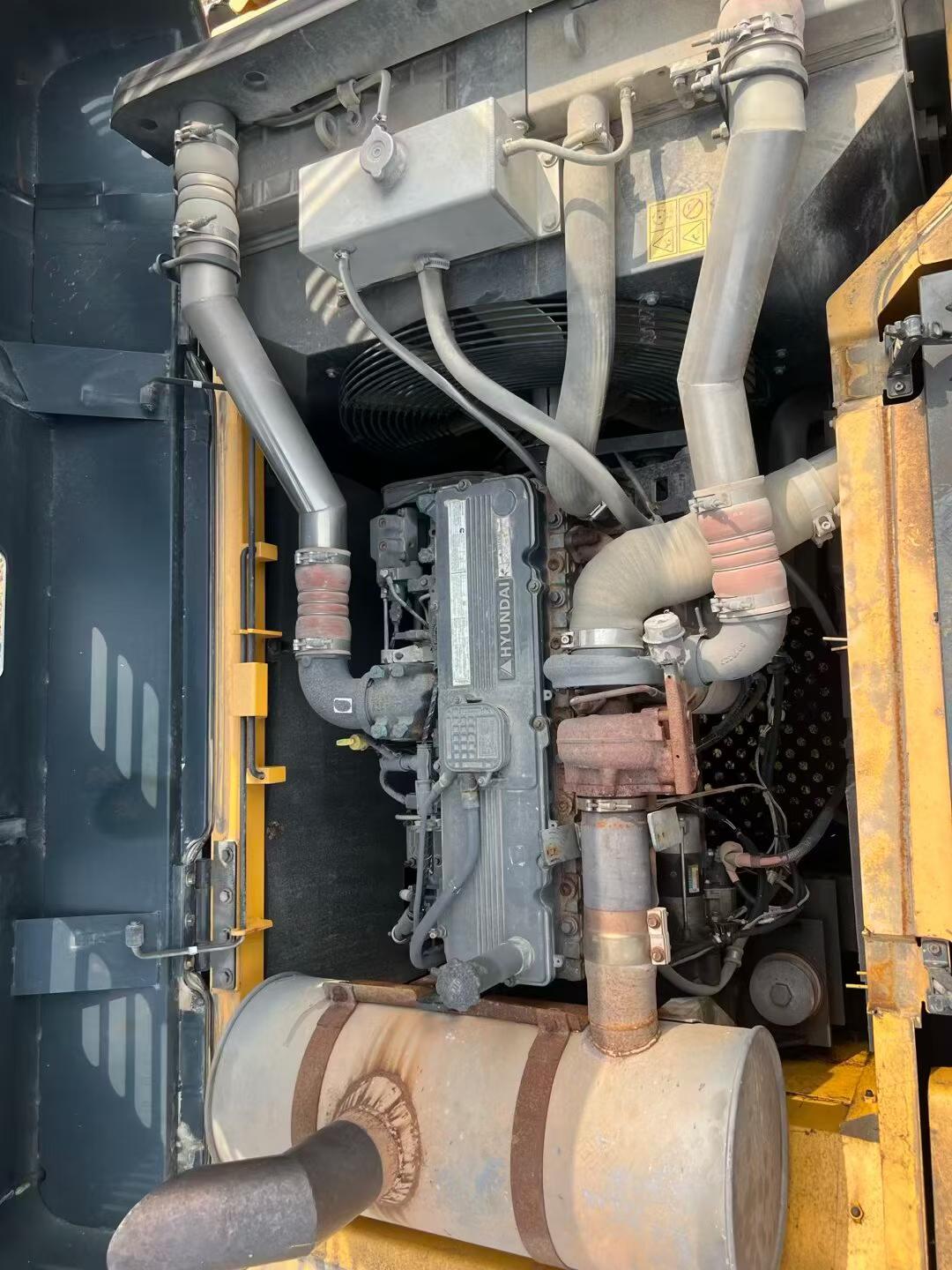 Buy Hyundai R385LVS Used Excavator / 4