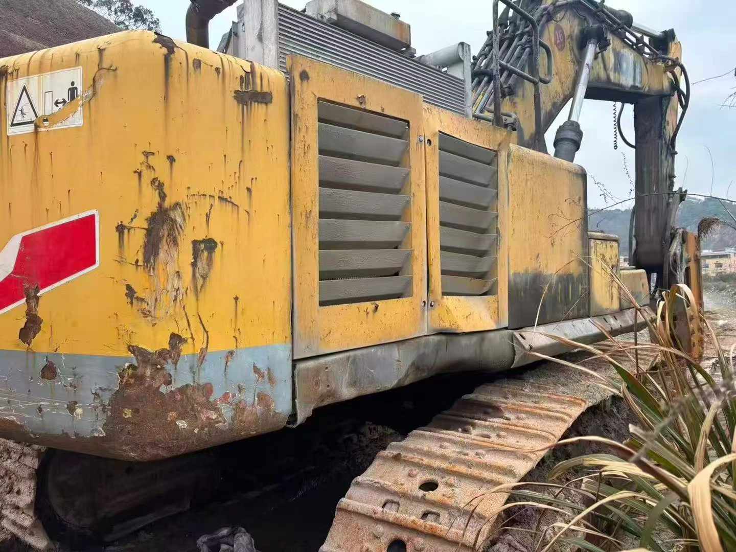 Buy XCMG XE700C Used Excavator / 2