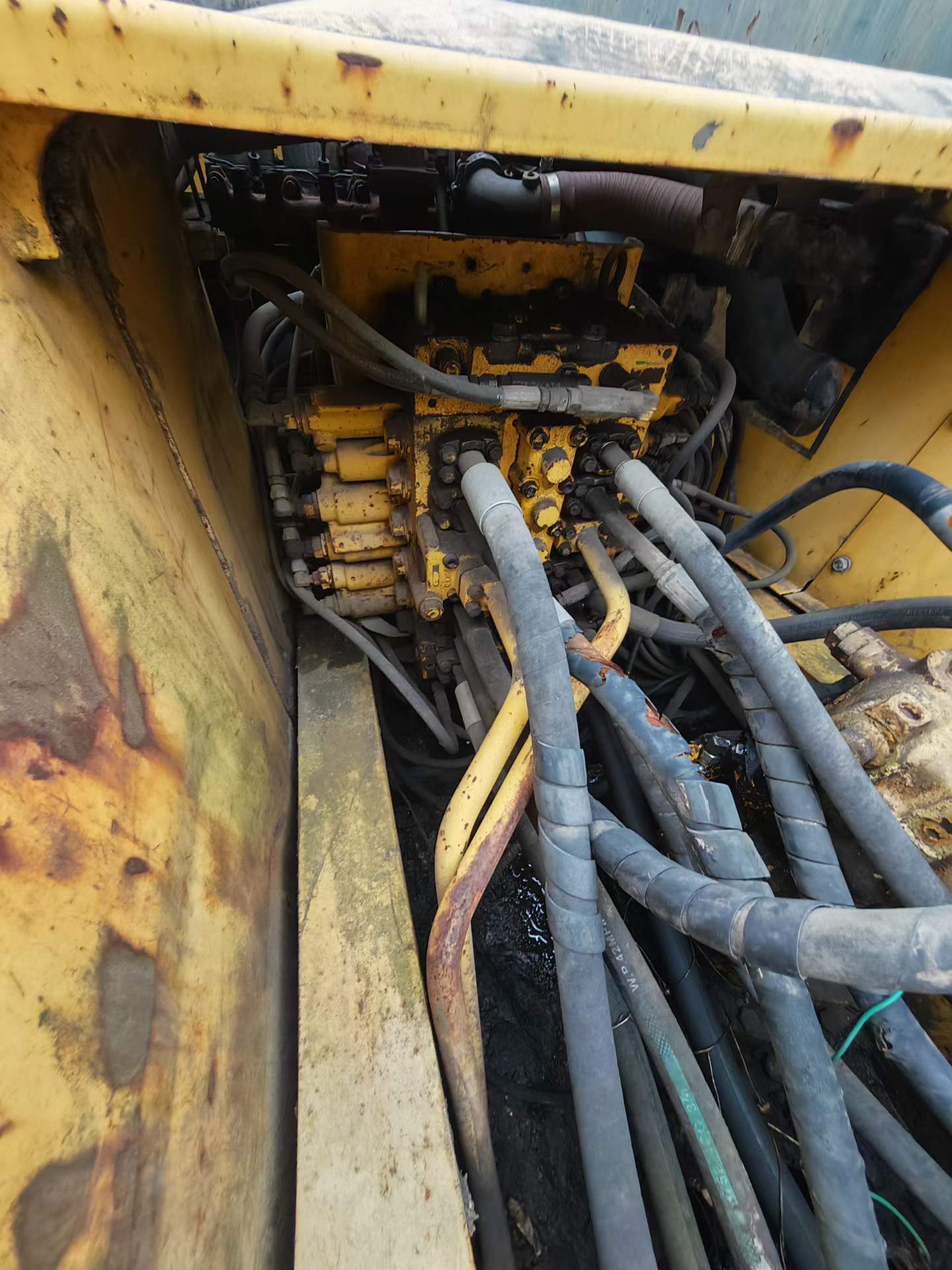 Buy Komatsu PC270-7 Used Excavator / 4