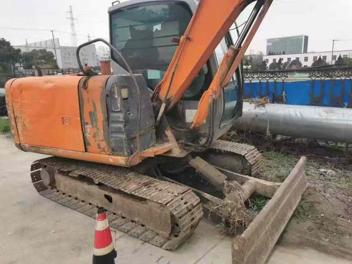 Buy Hitachi EX60-6 Used Excavator / 3