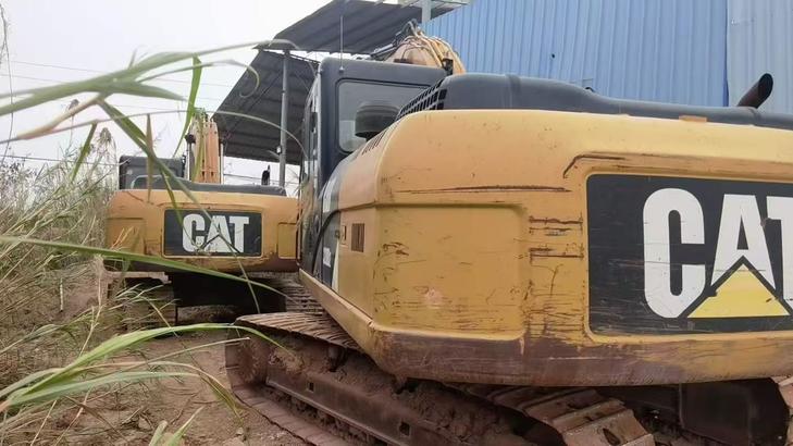 Buy Caterpillar 320D Used Excavator / 1