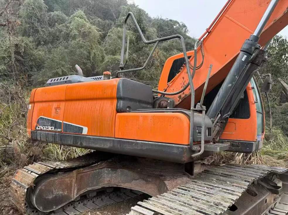 Buy Doosan DX215-9C Used Excavator / 4