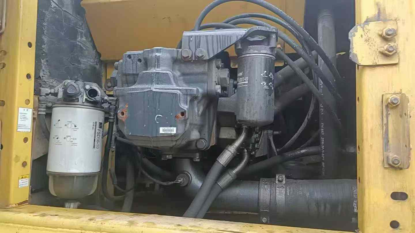 Buy Komatsu PC240-6 Used Excavator / 4