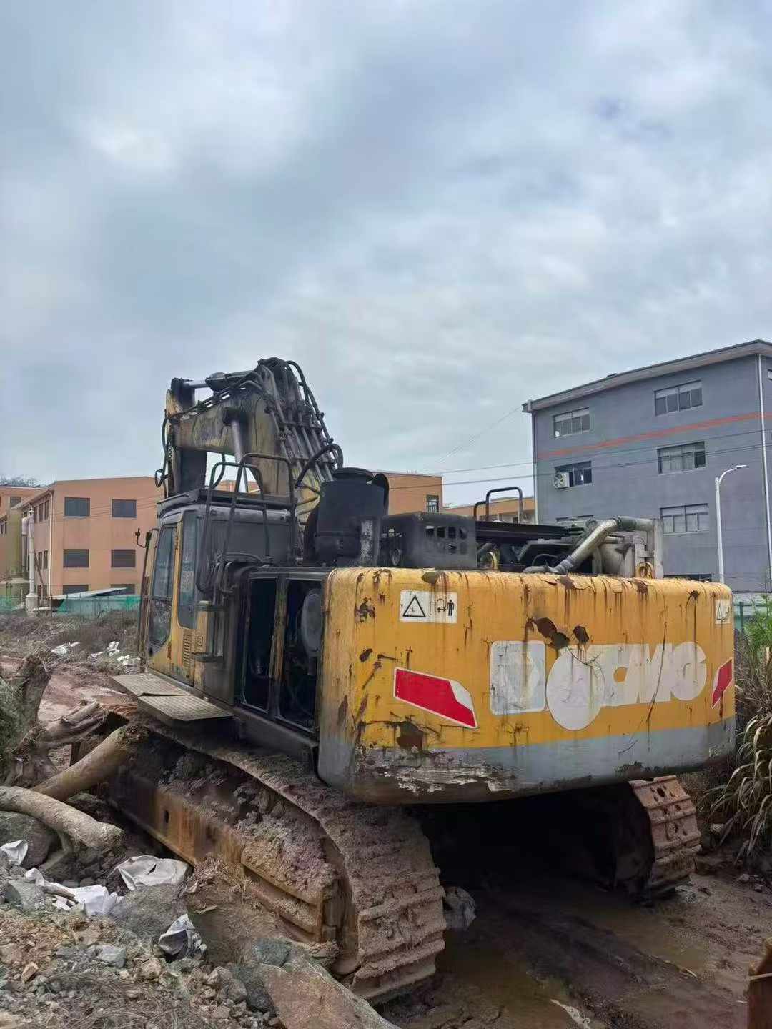 Buy XCMG XE700C Used Excavator / 3