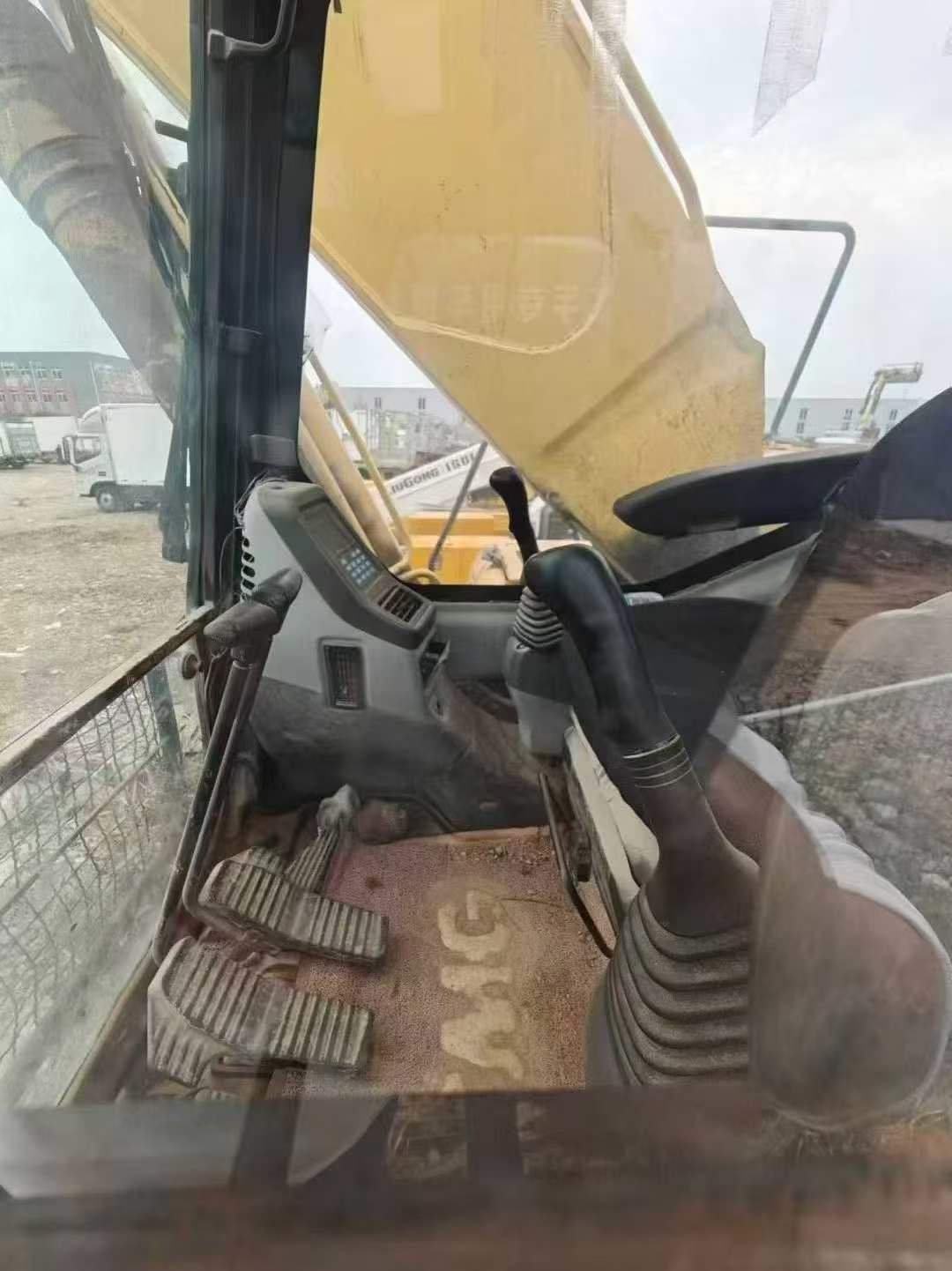 Buy Komatsu PC270-7 Used Excavator / 4