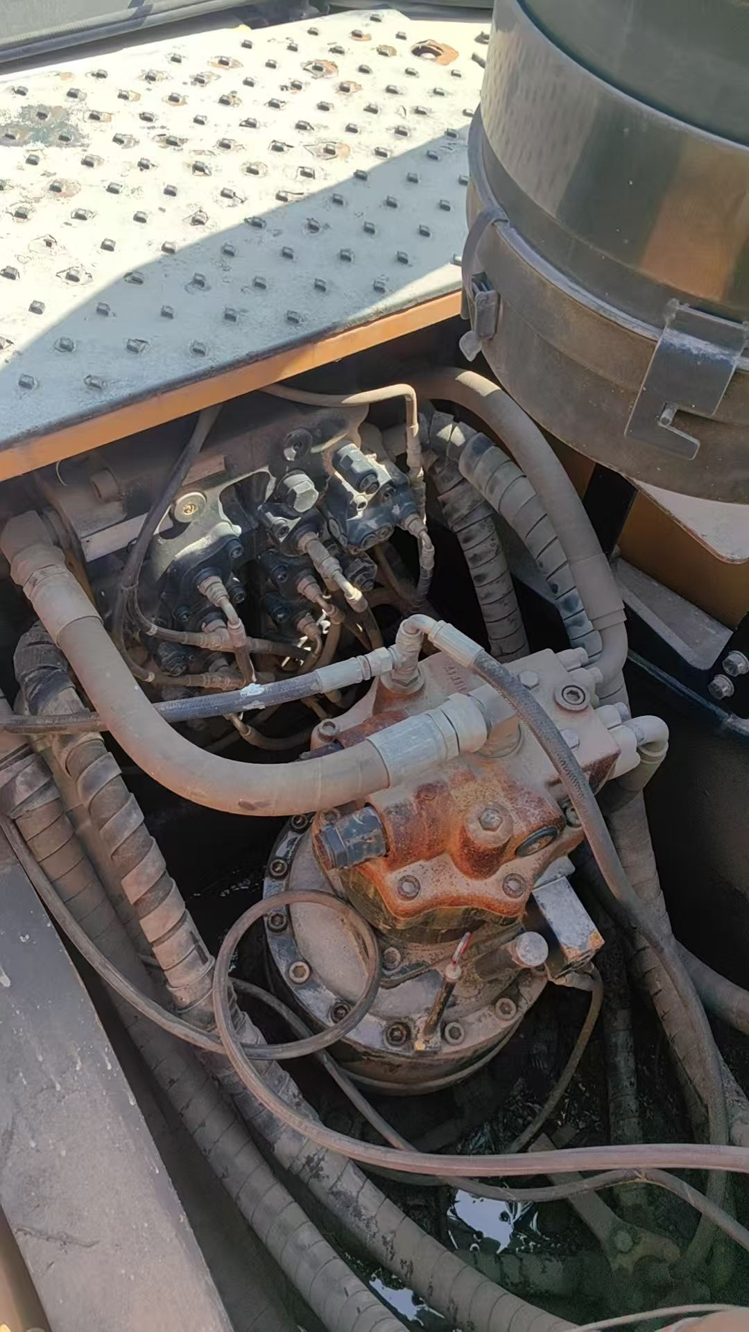 Buy Hyundai R385LVS Used Excavator / 3