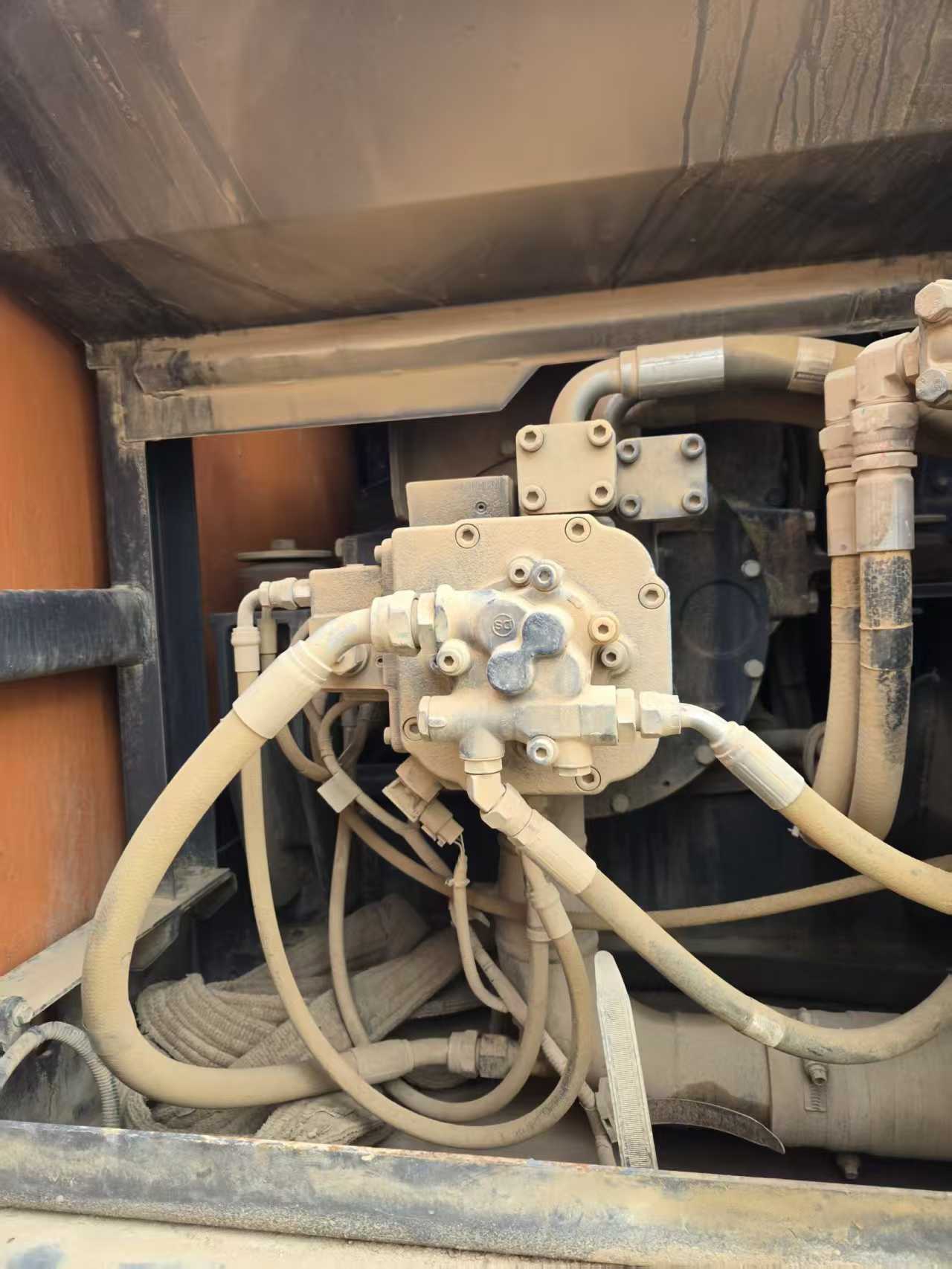 Buy Doosan DH215-7 Used Excavator / 4