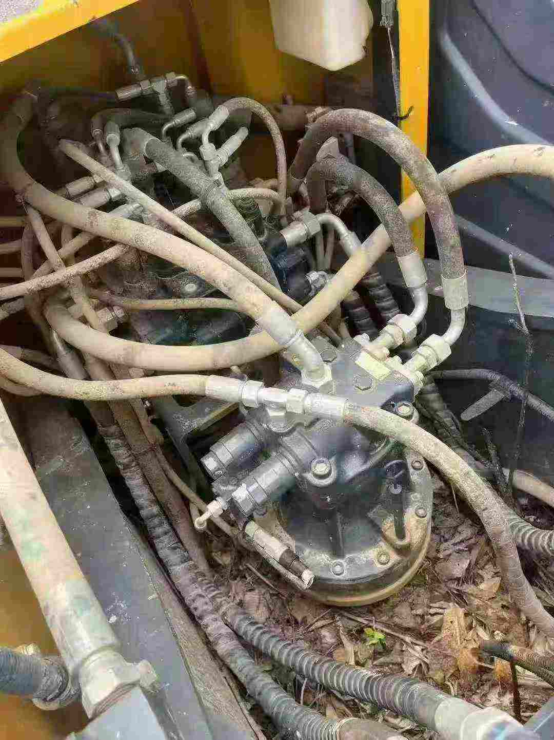 Buy XCMG XE135B Used Excavator / 5