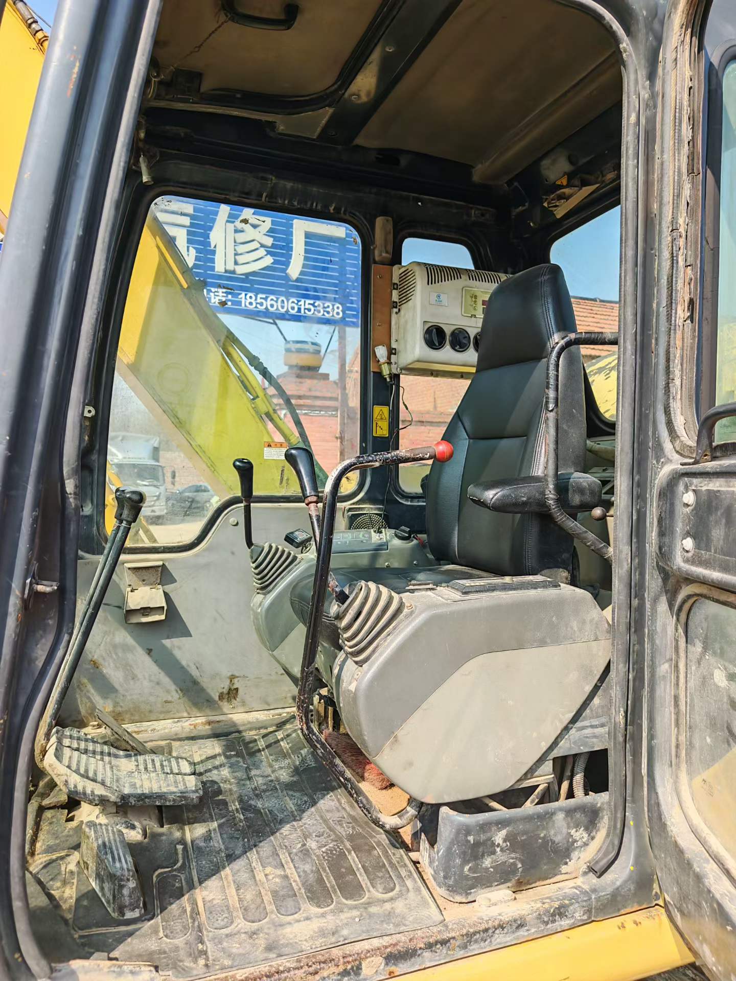 Buy Komatsu PC60 Used Excavator / 8