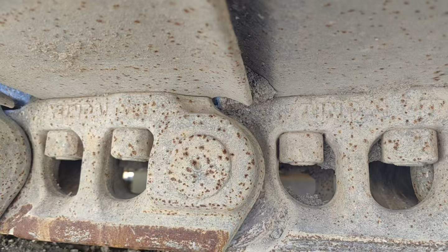 Buy Hyundai R385LVS Used Excavator / 7