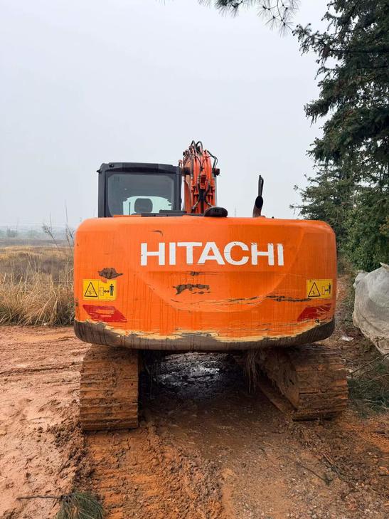 Buy Hitachi EX130H-5 Used Excavator / 1