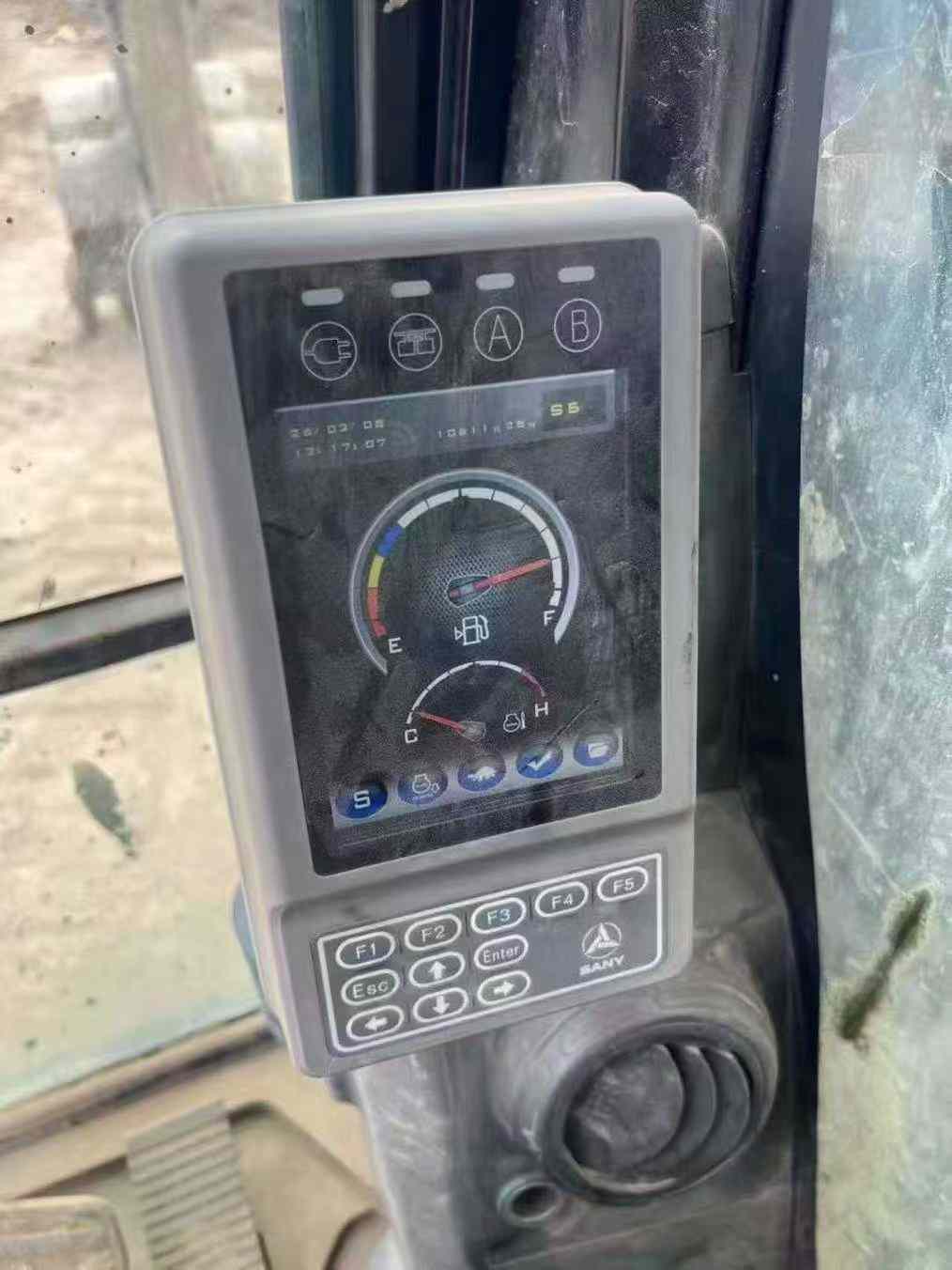 Buy Sany SY135 Used Excavator / 8