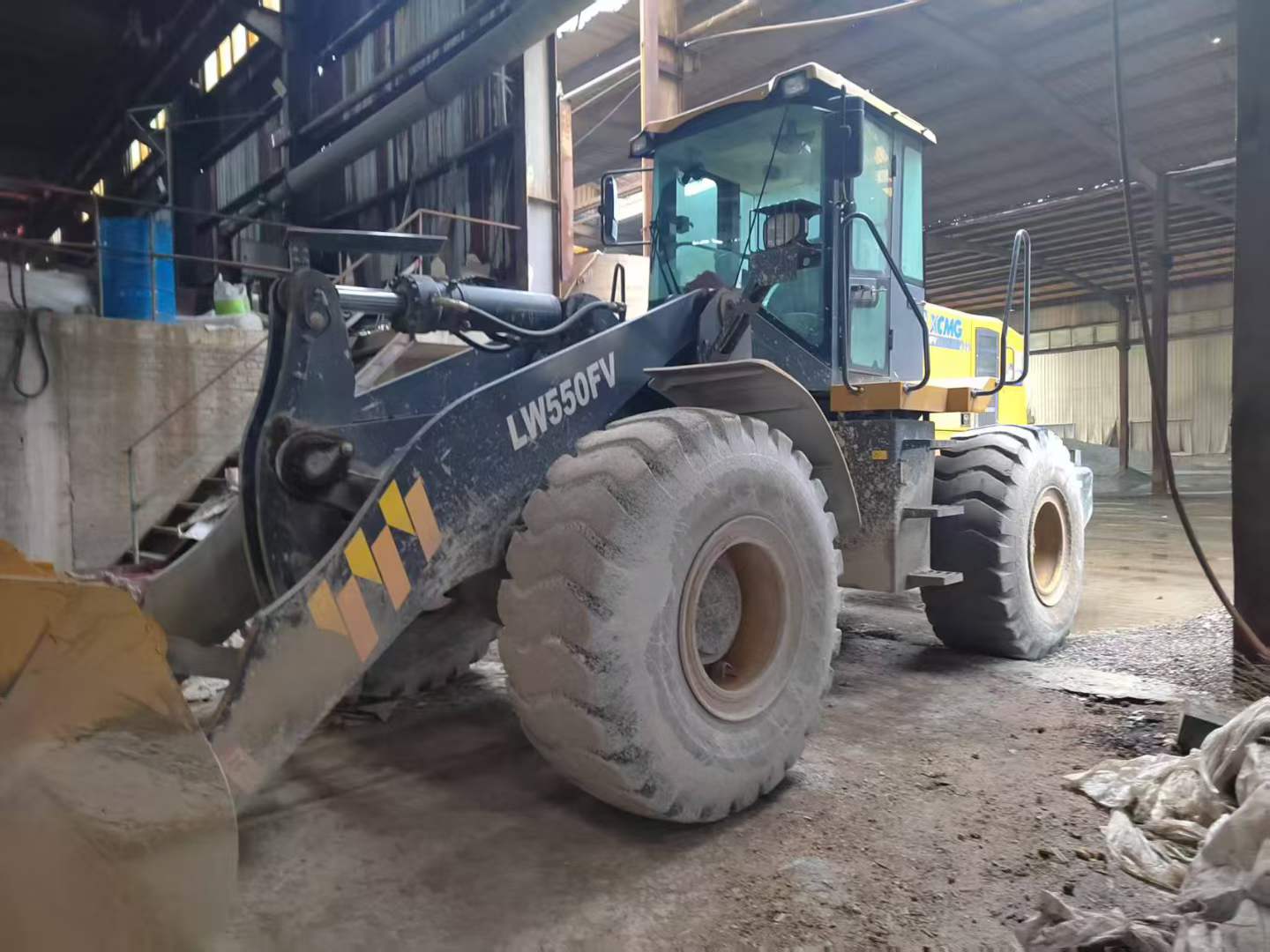 Buy XCMG XE550DK Used Loader / 2