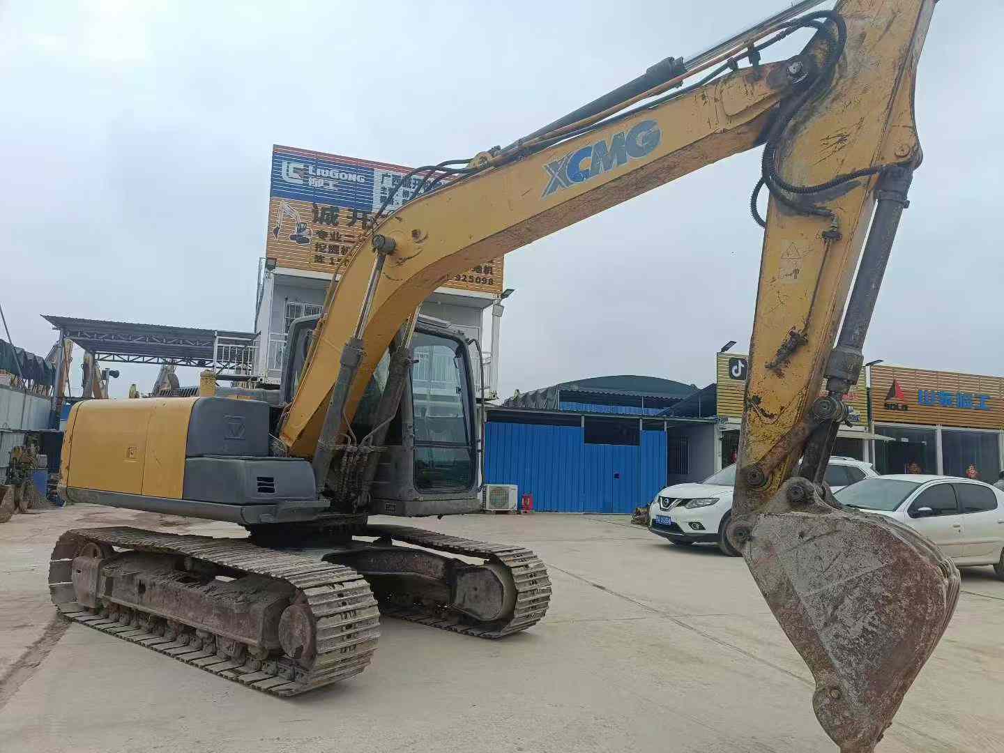 Buy XCMG XE135B Used Excavator / 2