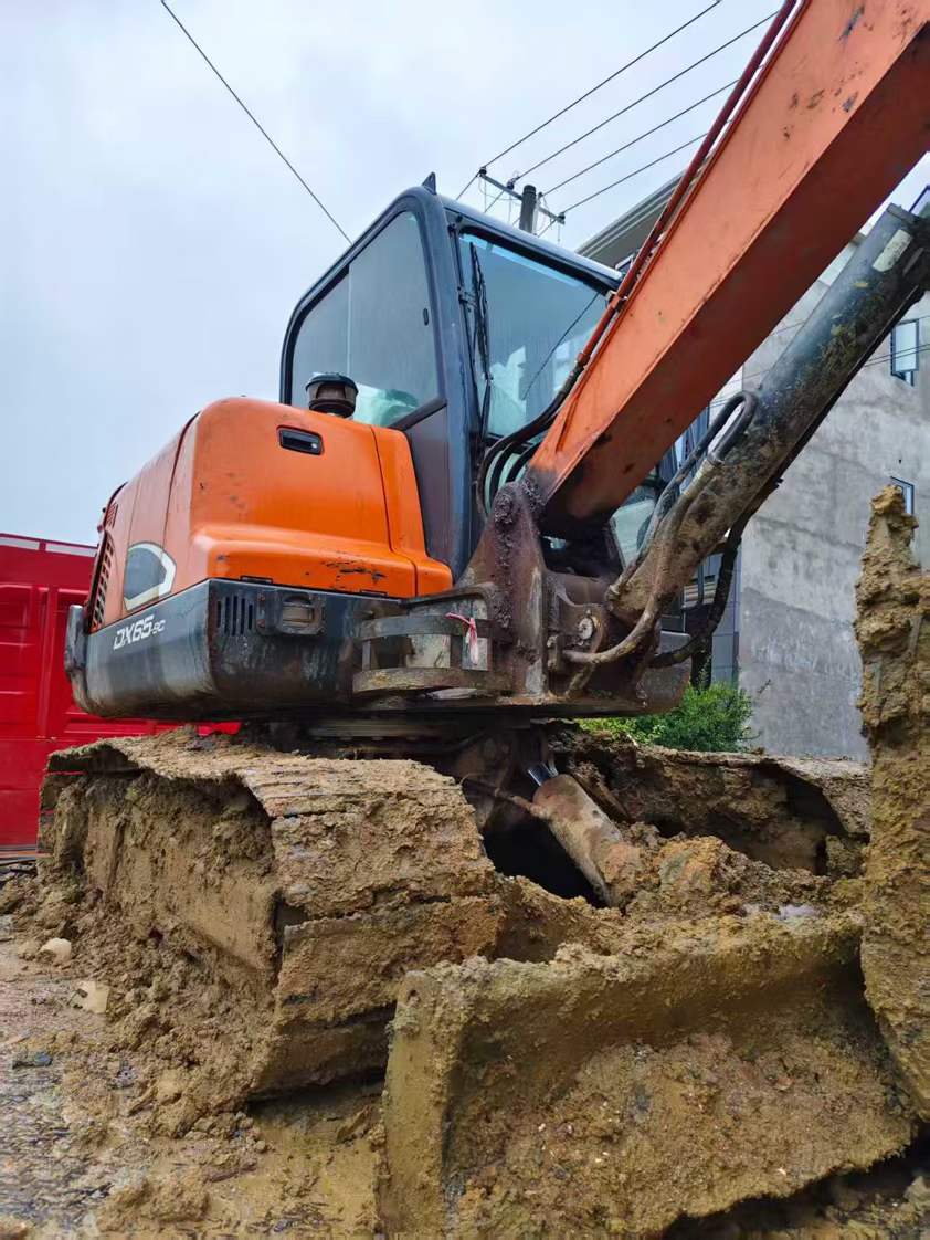 Buy Doosan DX55W Used Excavator / 3