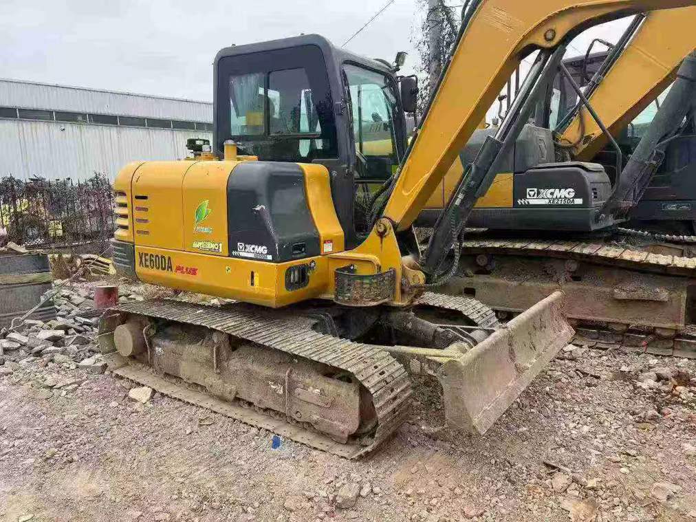 Buy XCMG XE60DA Used Excavator / 3