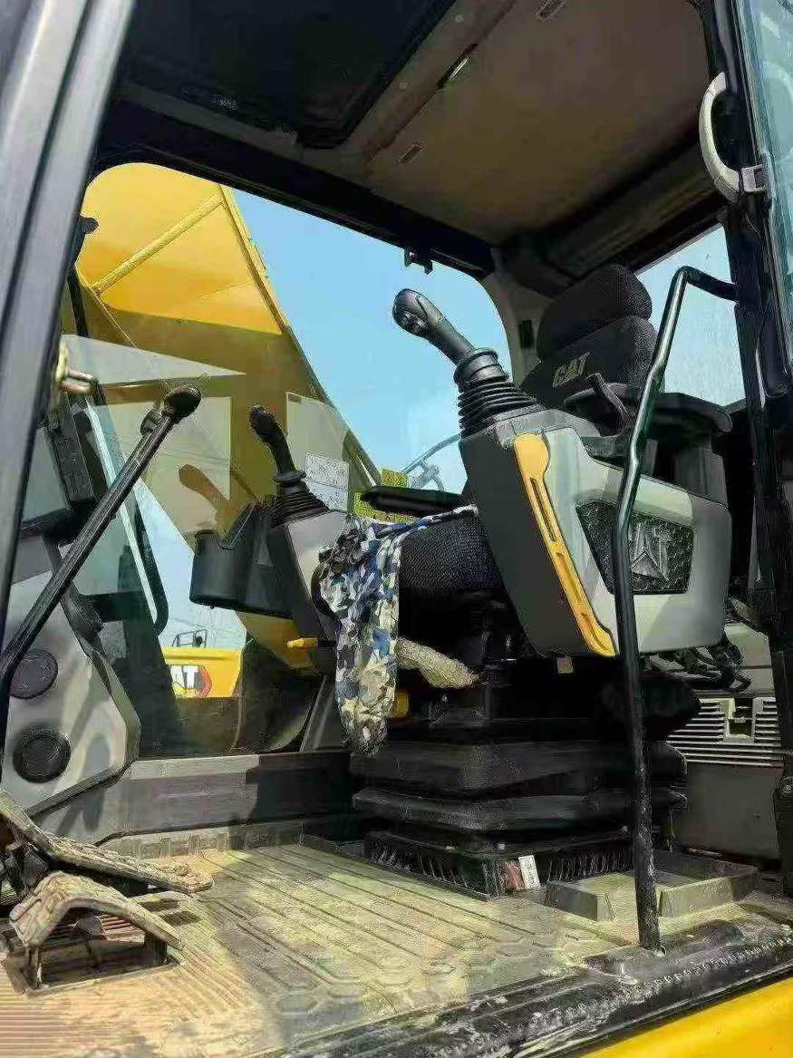 Buy Caterpillar 323 Used Excavator / 8