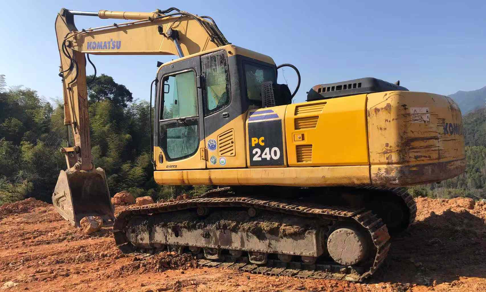 Buy Komatsu PC220-7 Used Excavator / 3