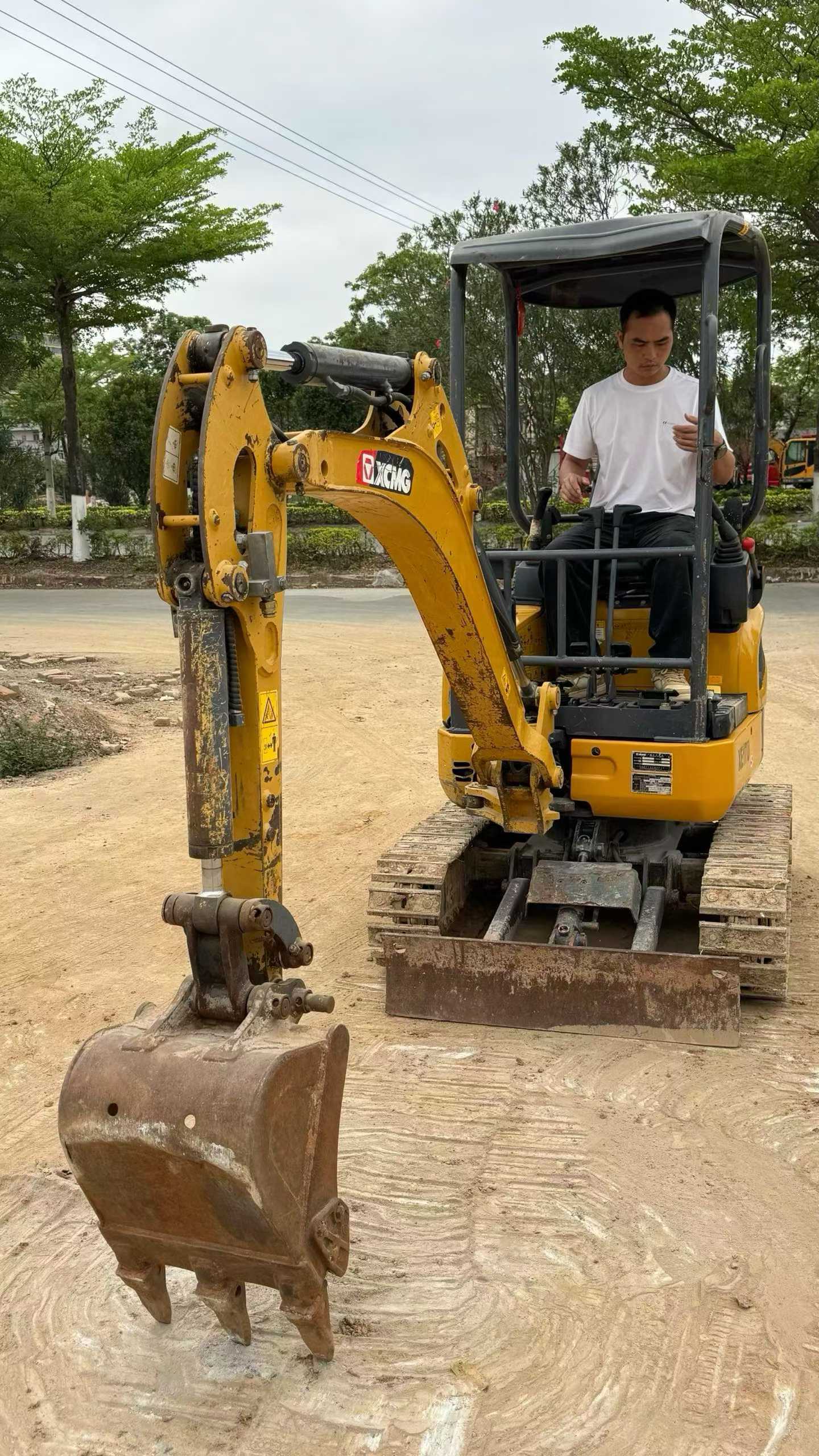 Buy XCMG XE15U Used Excavator / 5