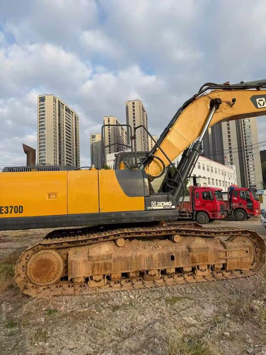 Buy XCMG XE370 Used Excavator / 1