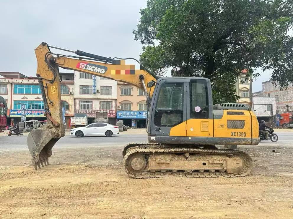 Buy XCMG XE135D Used Excavator / 3