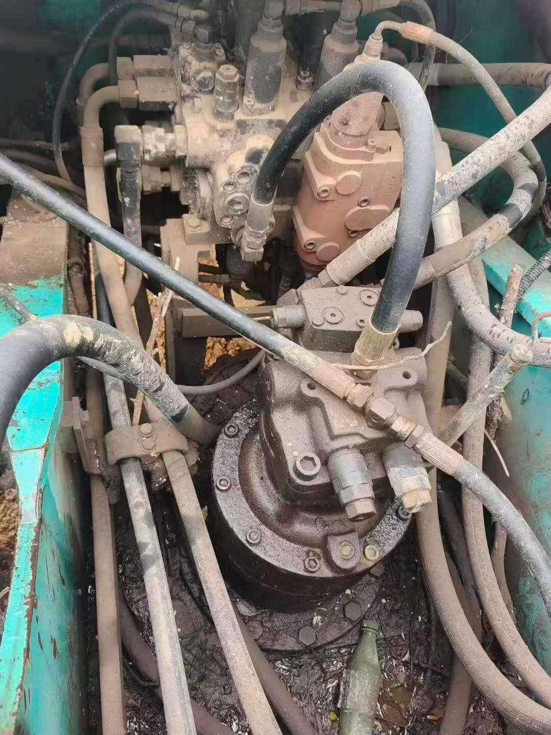 Buy Kobelco SK200-6E Used Excavator / 5