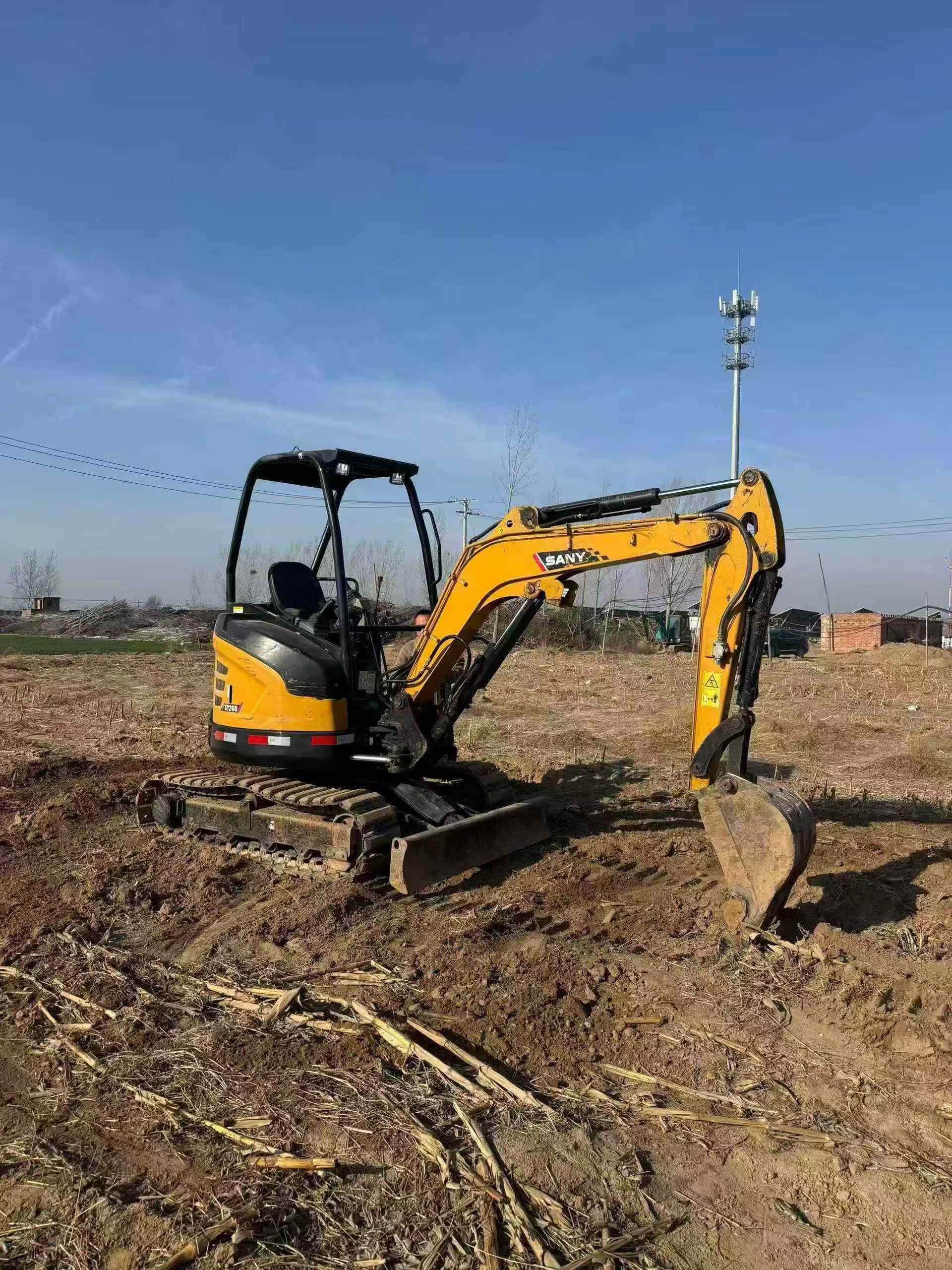 Buy Sany SY26U Used Excavator / 2