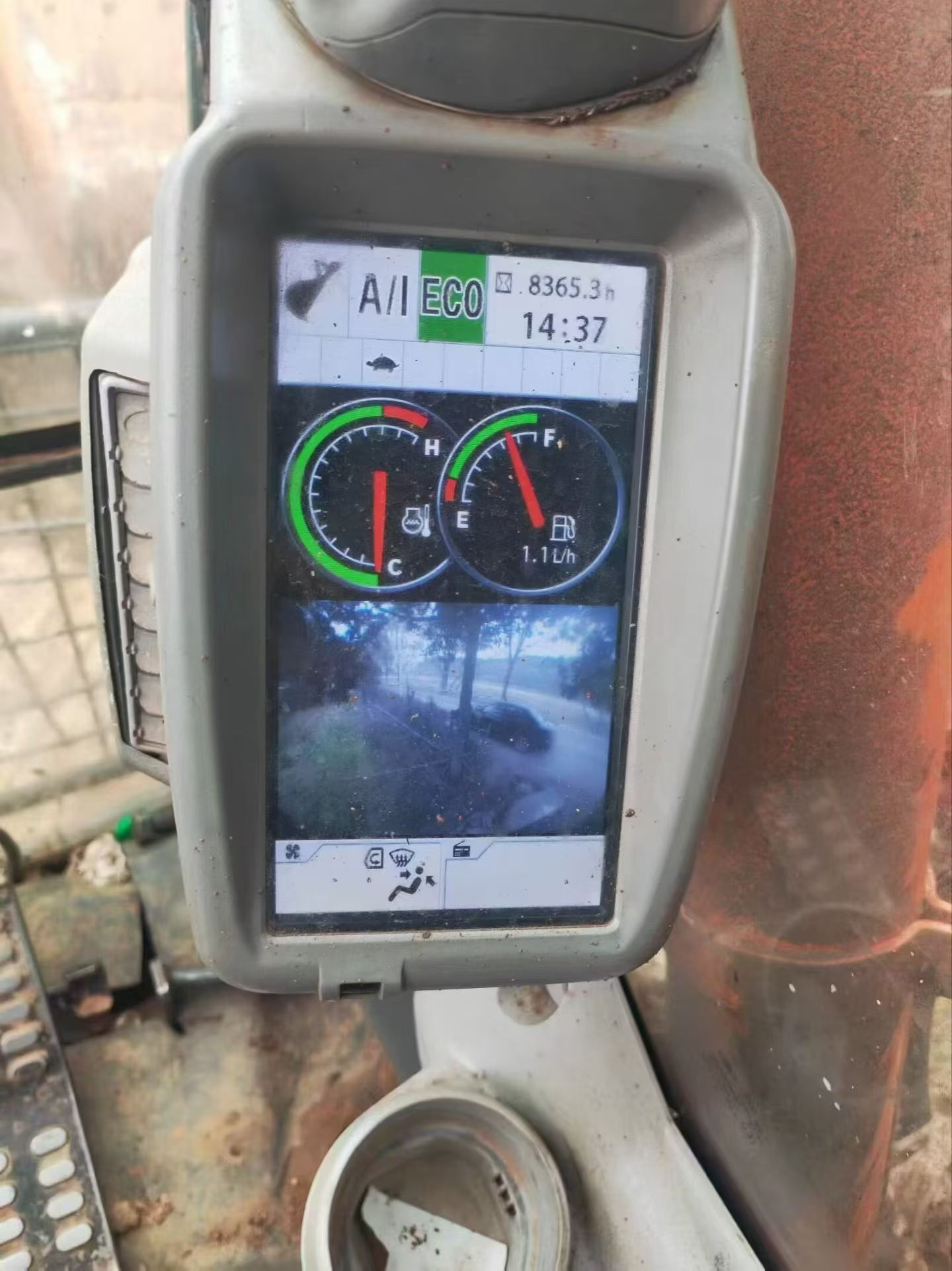 Buy Hitachi EX130 Used Excavator / 3