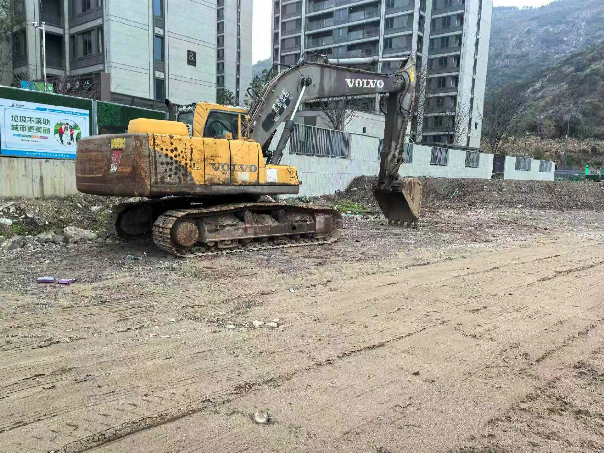 Buy Volvo EC210B Used Excavator / 9