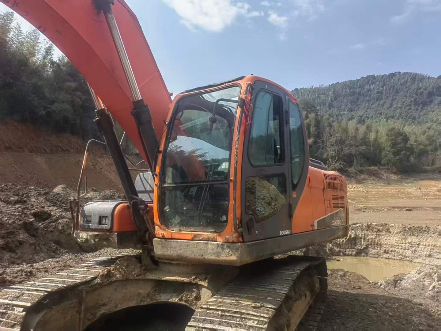 Buy Doosan DH215-7 Used Excavator / 5