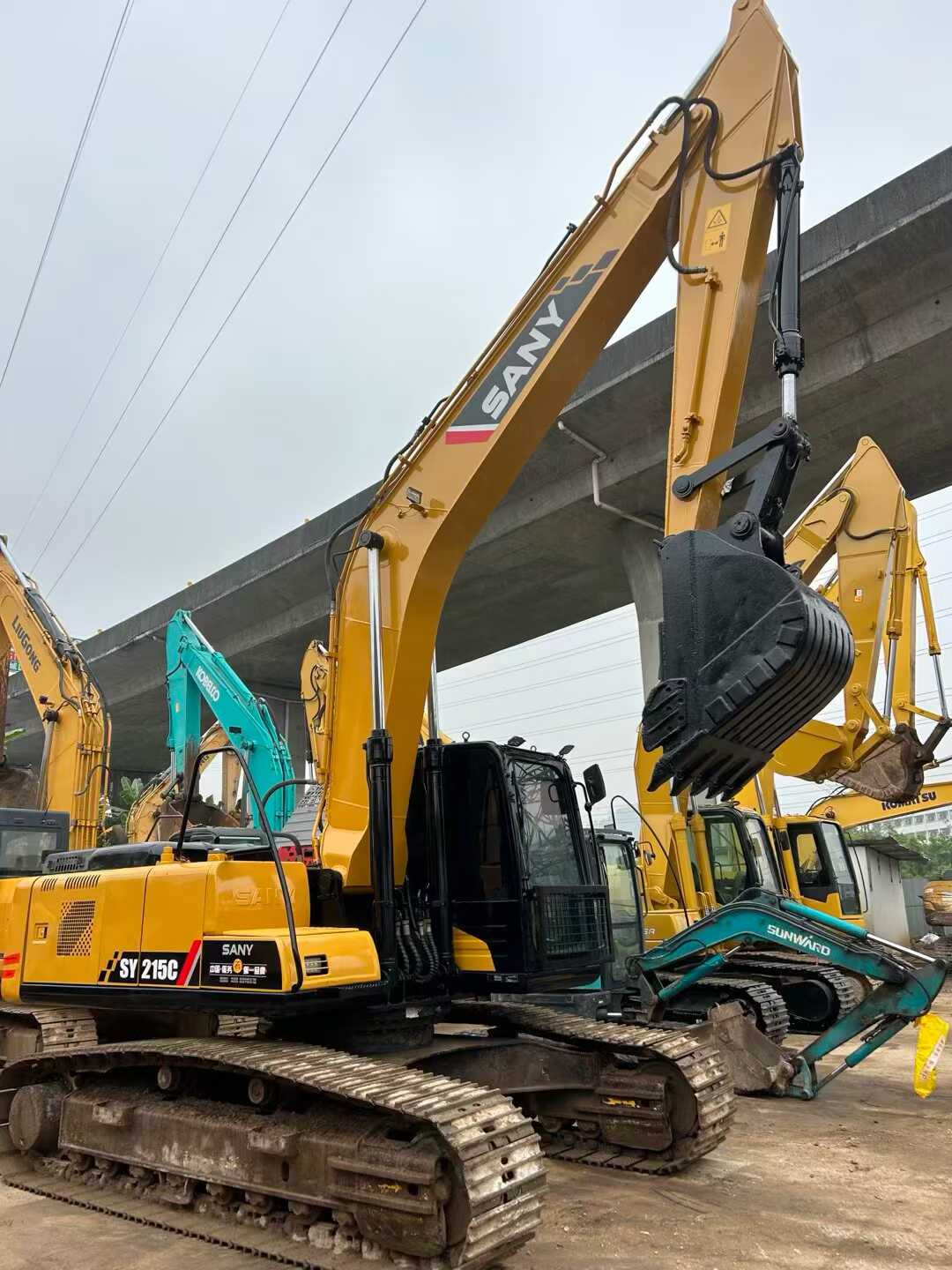 Buy Sany SY215C-8 Used Excavator / 5 Buy Sany SY215C-8 Used Excavator / 5