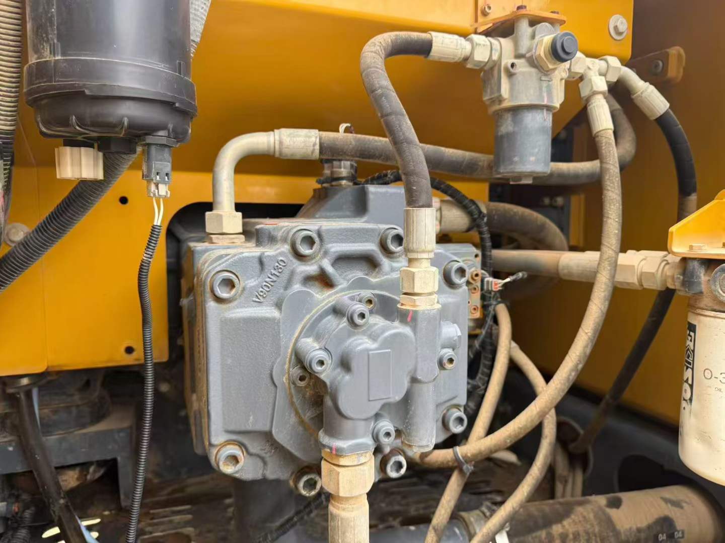 Buy XCMG XE205DA Used Excavator / 4