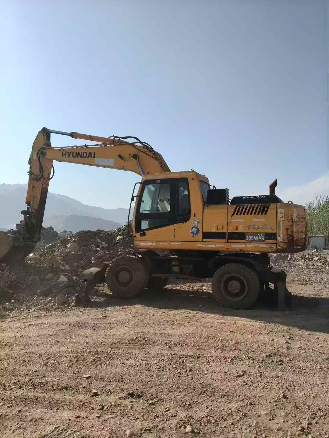 Buy Hyundai R210W-7 Used Excavator / 2