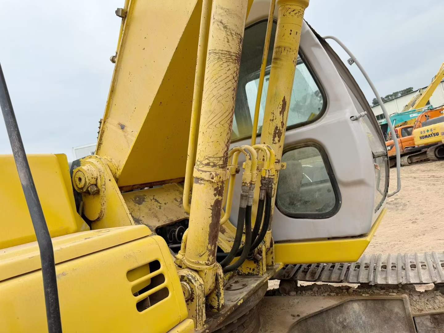 Buy Sumitomo SH200-2 Used Excavator / 3