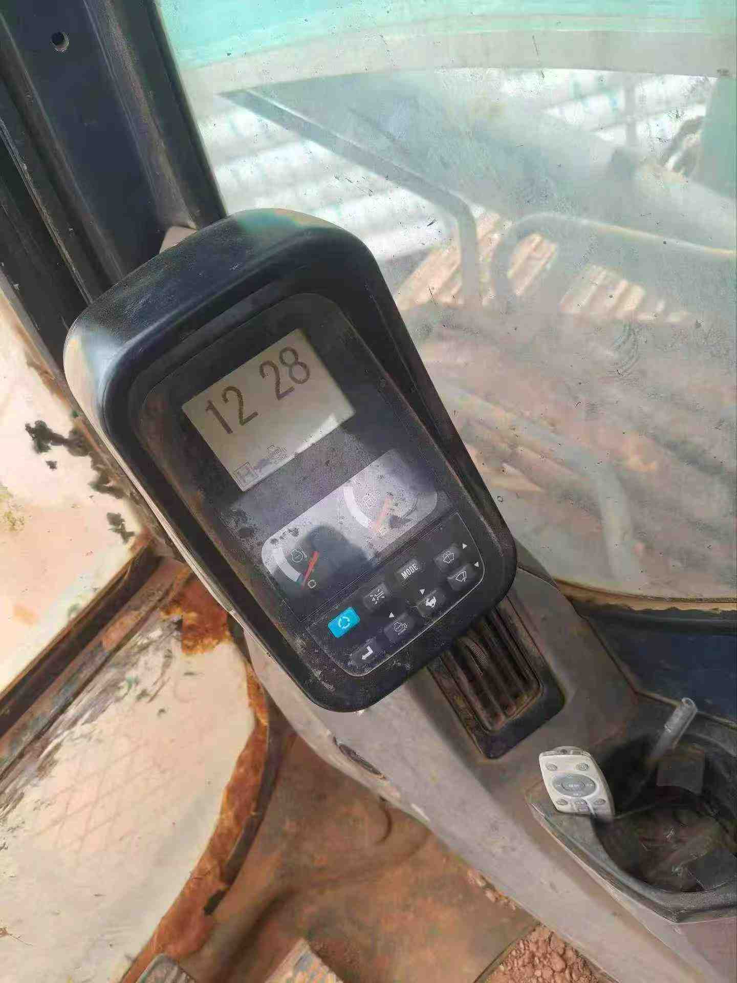 Buy Kobelco SK495D Used Excavator / 3