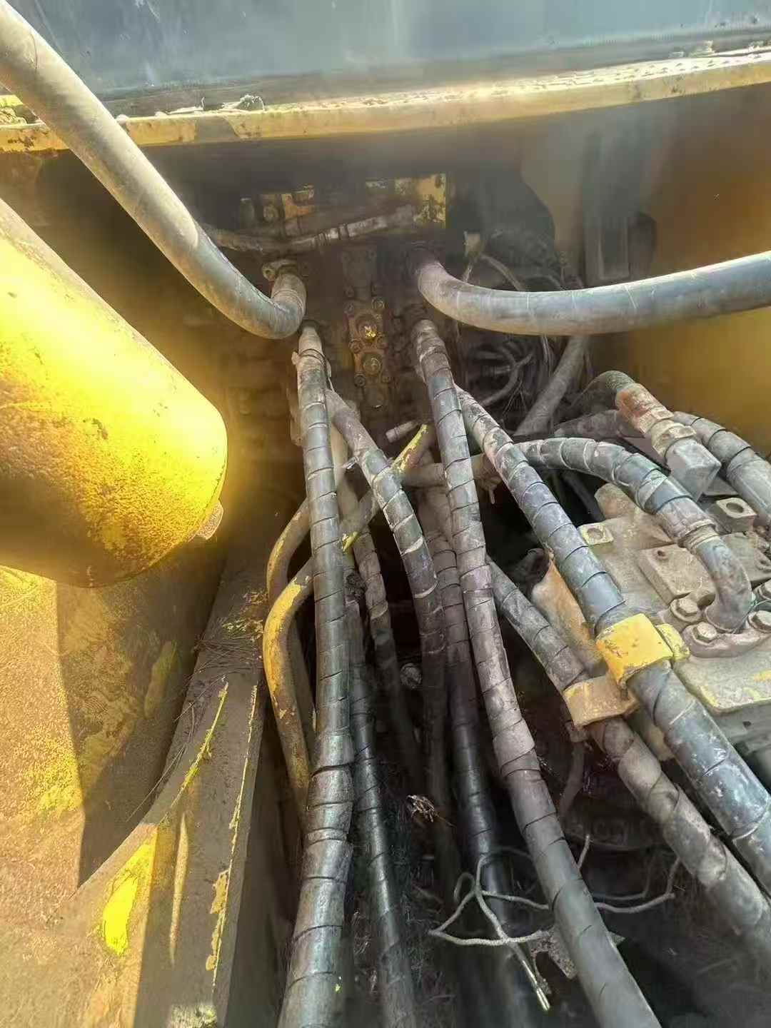 Buy Komatsu PC240-6 Used Excavator / 6