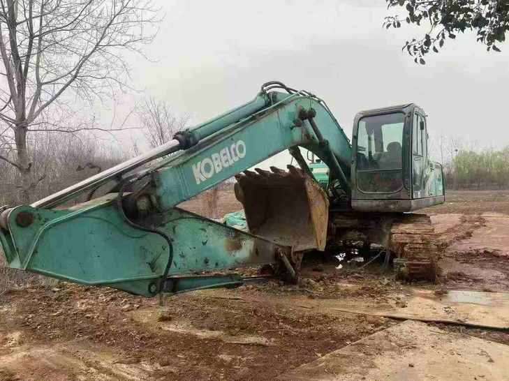 Buy Kobelco SK200 Used Excavator / 1