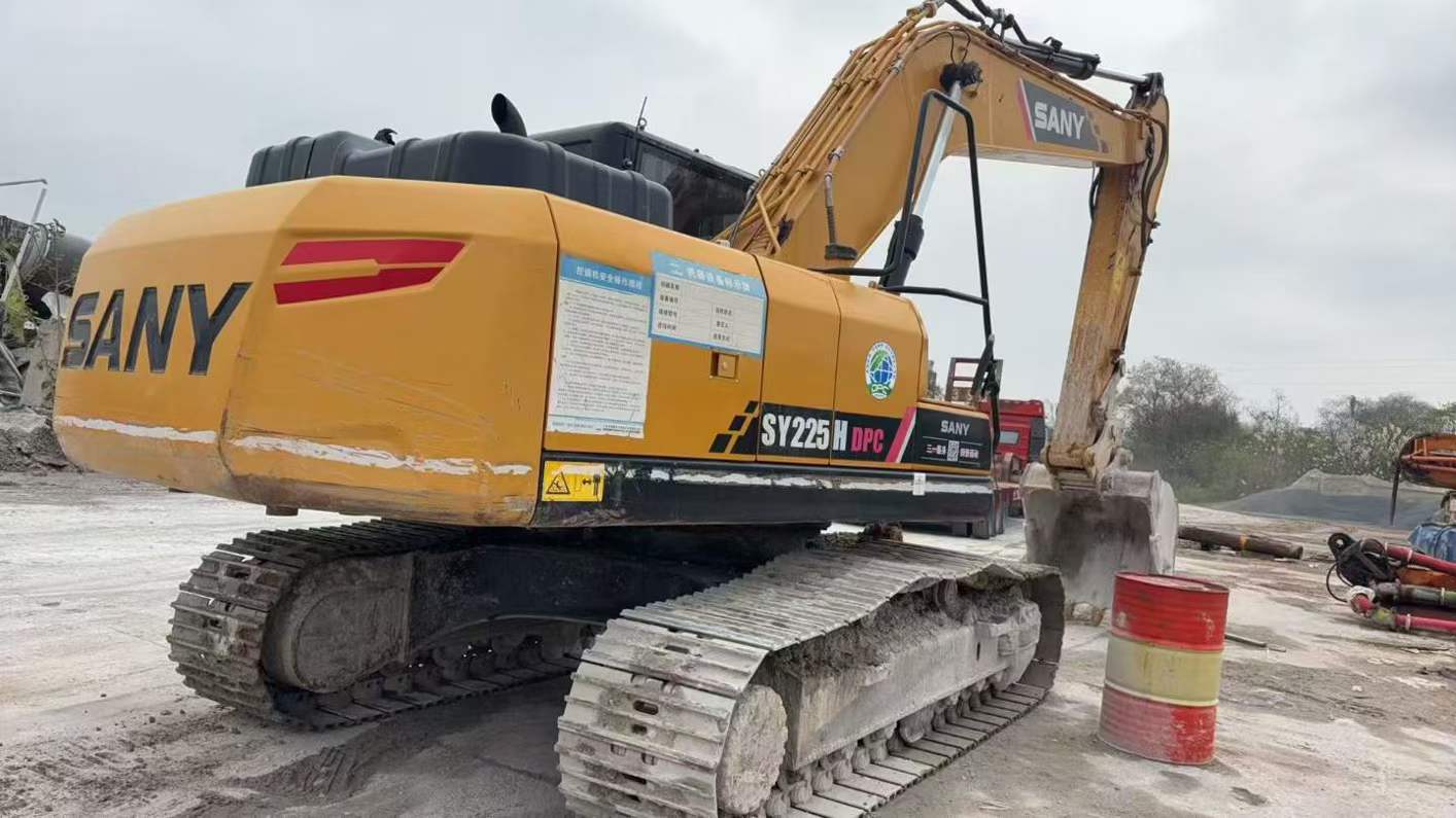 Buy Sany SY205C Used Excavator / 3 Buy Sany SY205C Used Excavator / 3
