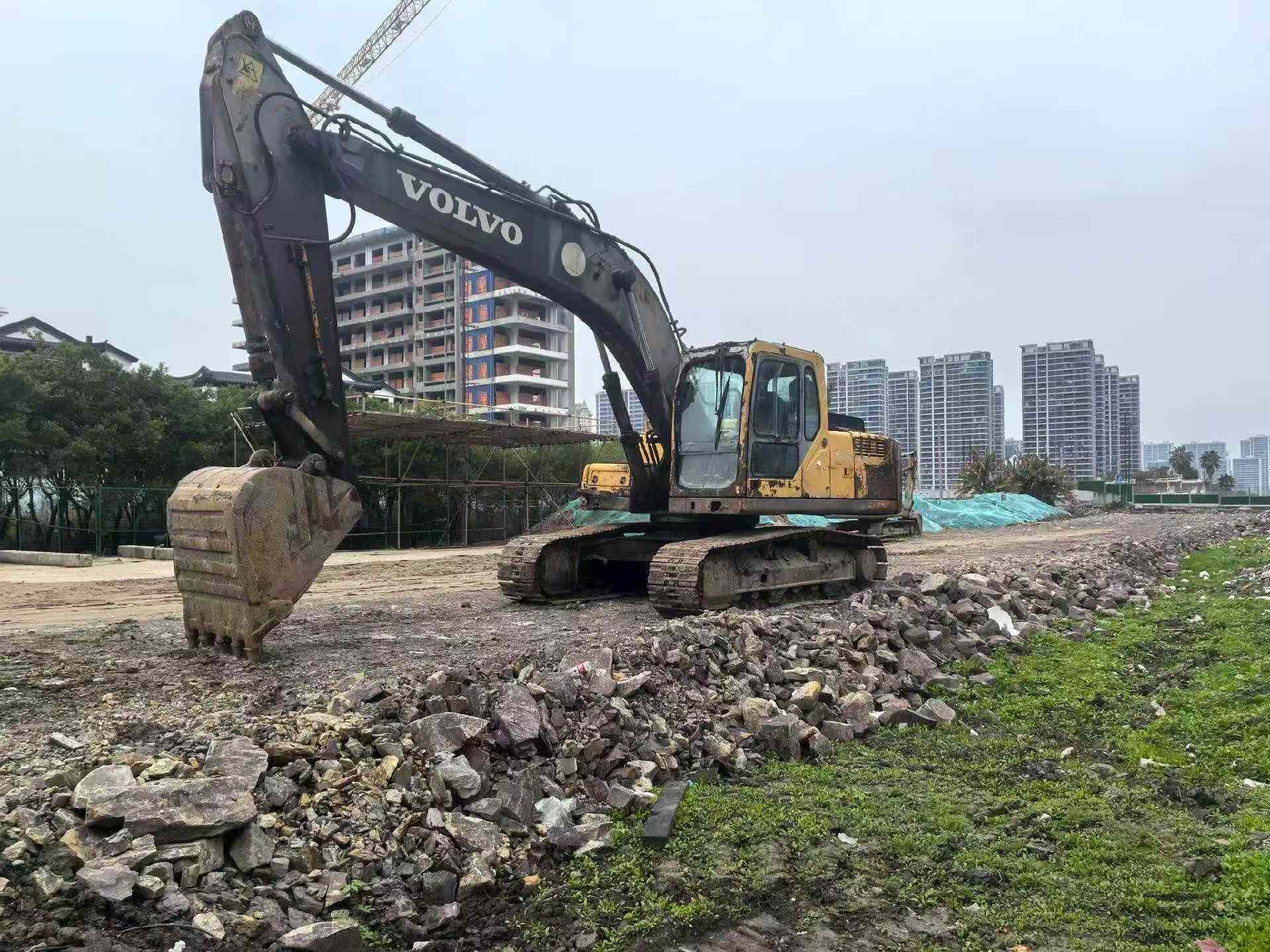 Buy Volvo EC210B Used Excavator / 8