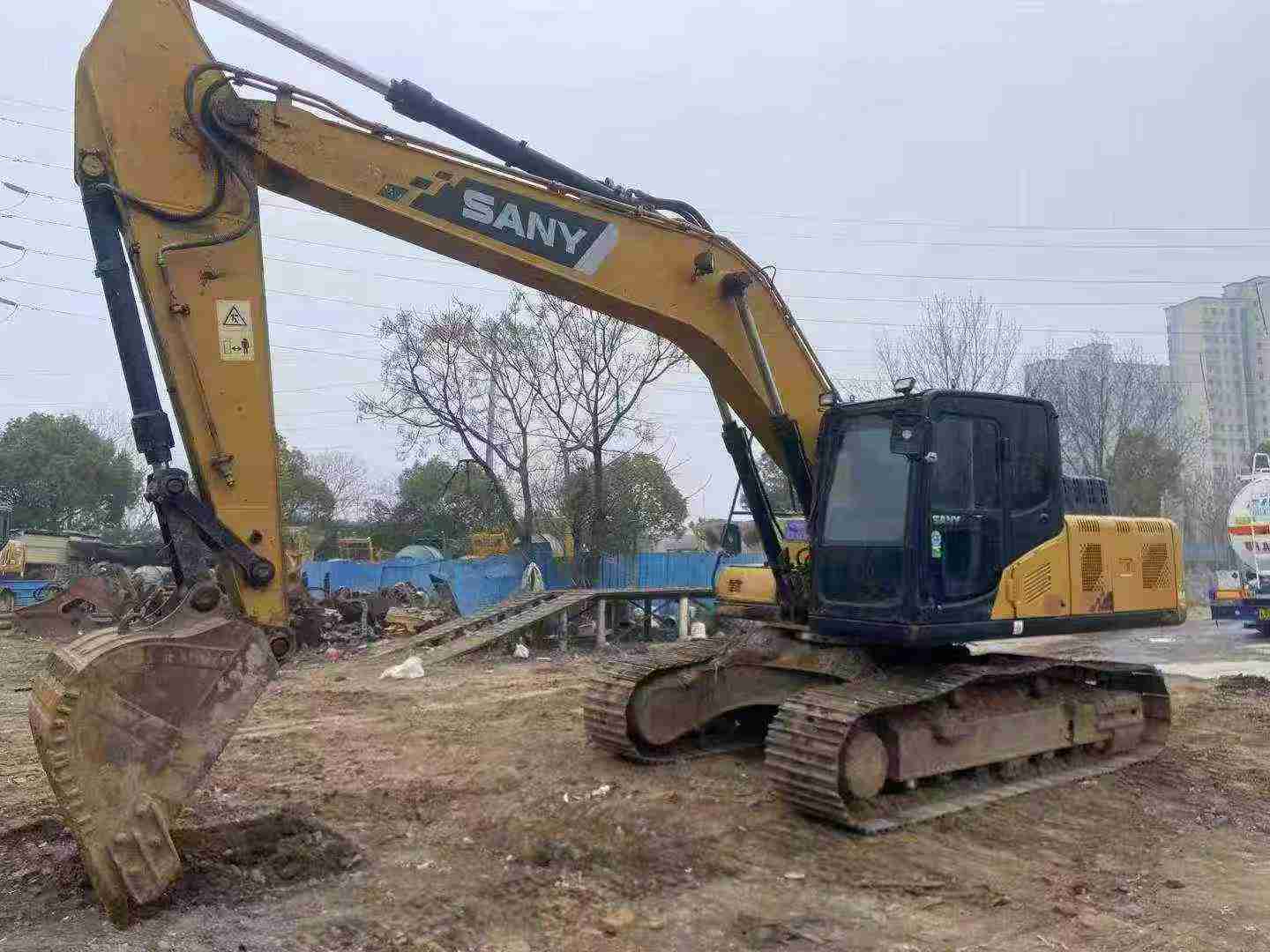 Buy Sany SY205C Used Excavator / 4