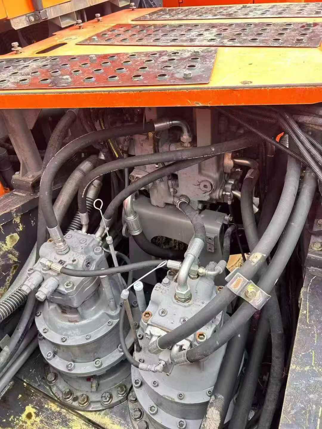 Buy Hitachi ZX890LCH-5A Used Excavator / 5