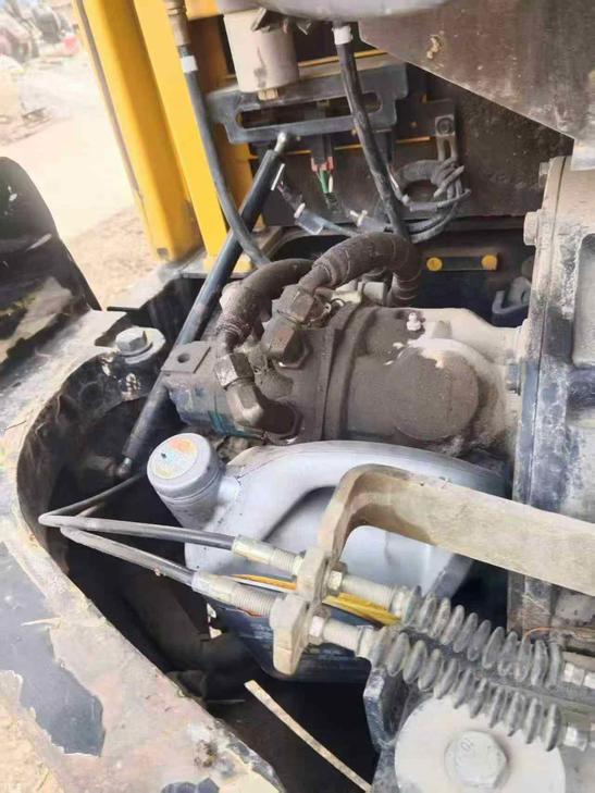 Buy Hyundai HX60 Used Excavator / 1