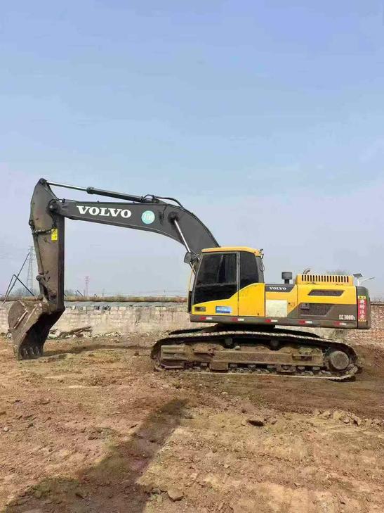 Buy Volvo EC300DL Used Excavator / 1