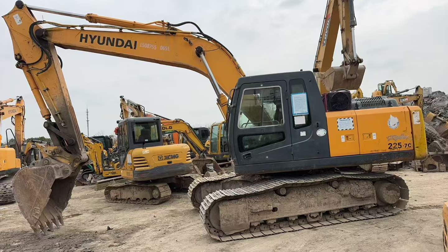 Buy Hyundai R215-7C Used Excavator / 2