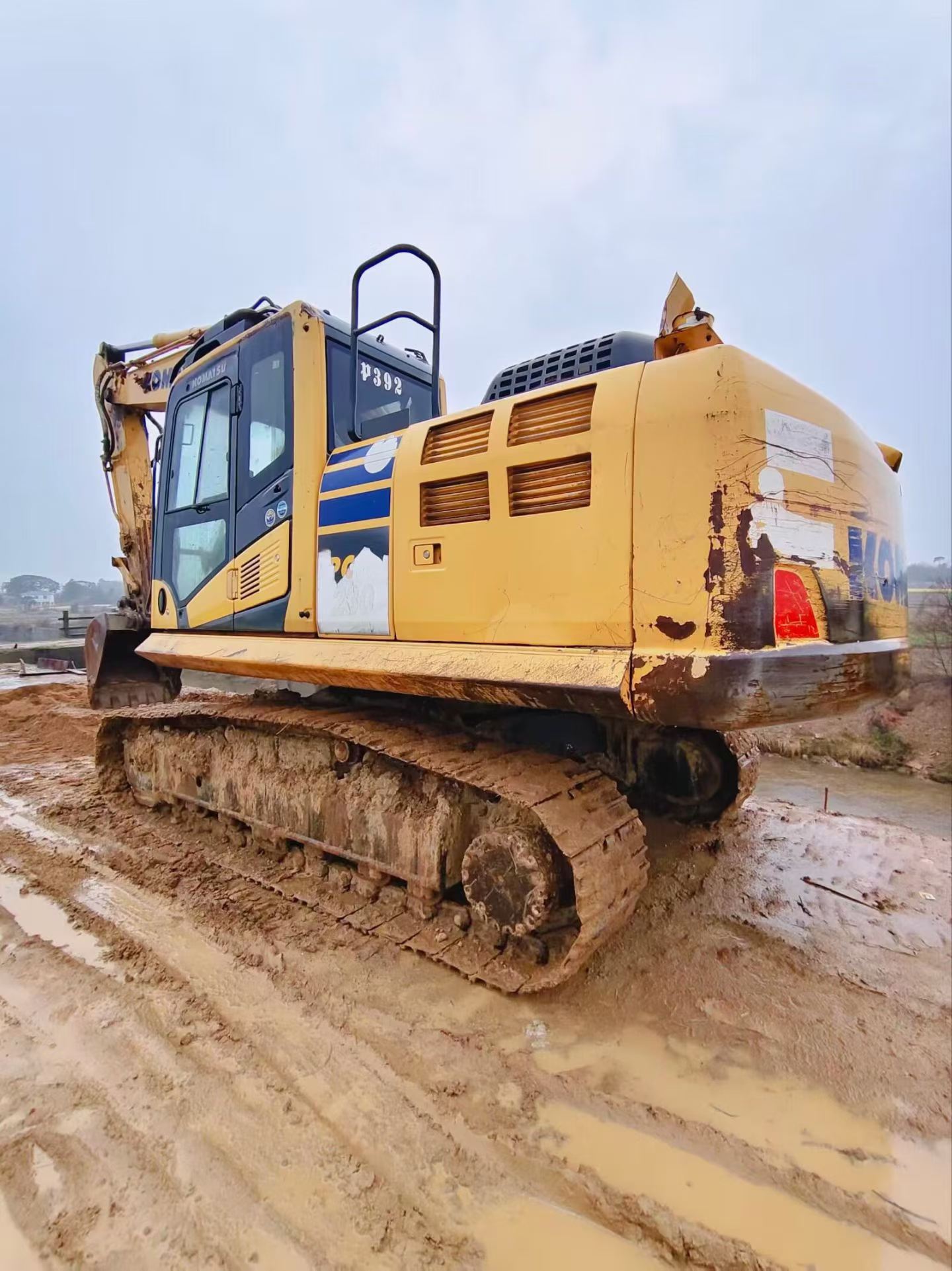 Buy Komatsu PC210-10 Used Excavator / 2