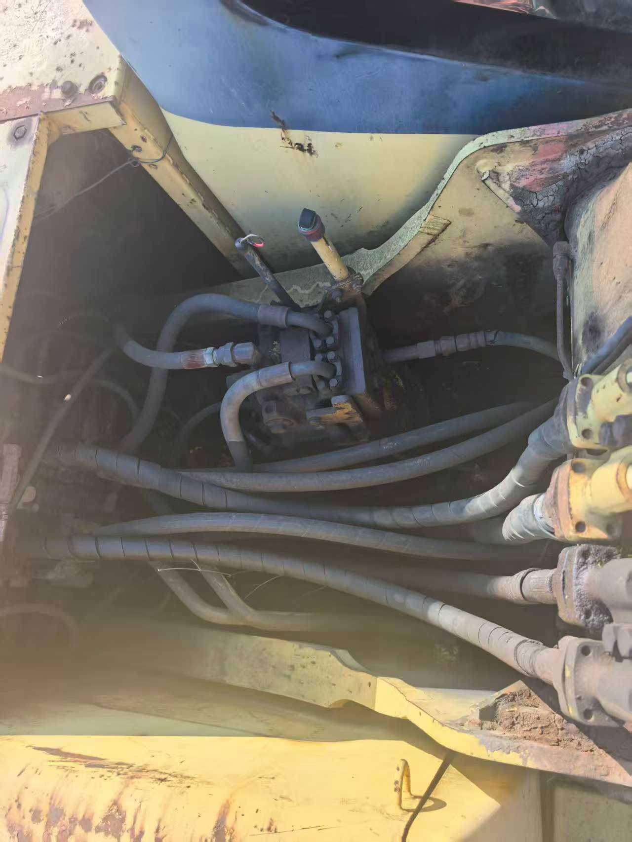 Buy Komatsu PC200-7 Used Excavator / 9