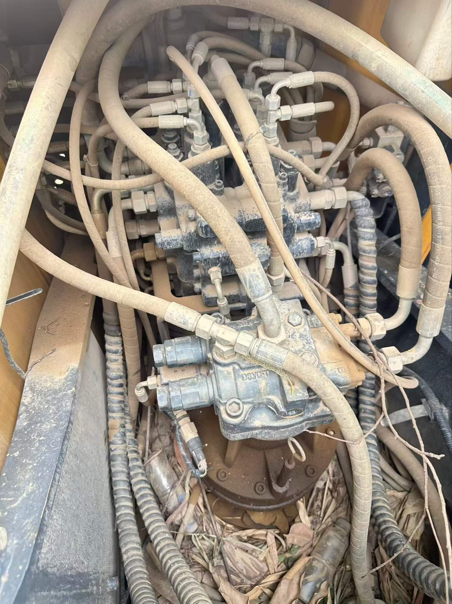 Buy XCMG XE135D Used Excavator / 8